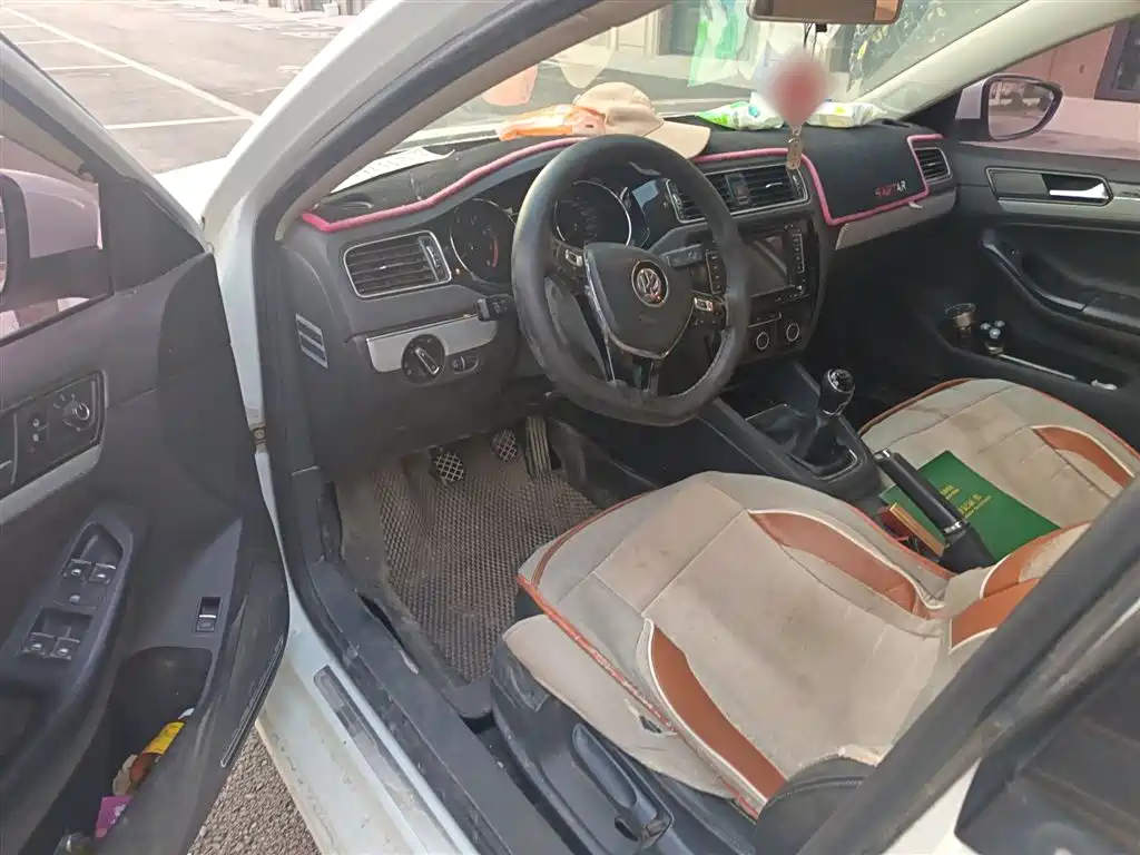 Volkswagen Sagitar 2017 1.6L Manual Comfort фото 14