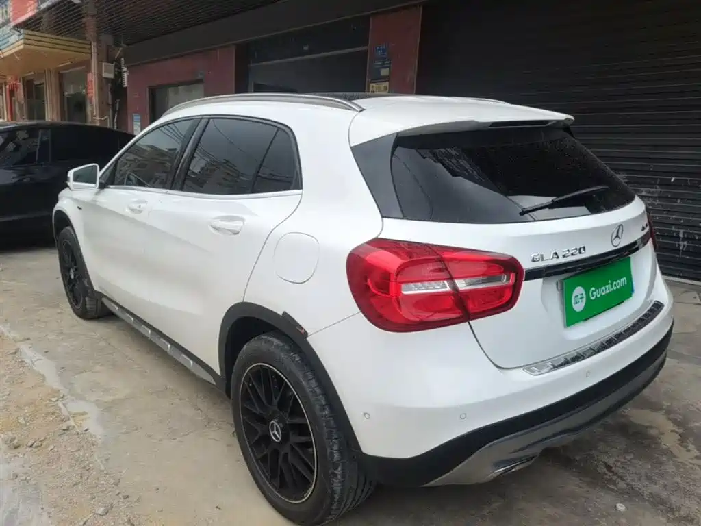 Mercedes-Benz GLA 2016 GLA 220 4MATIC Fashion фото 5