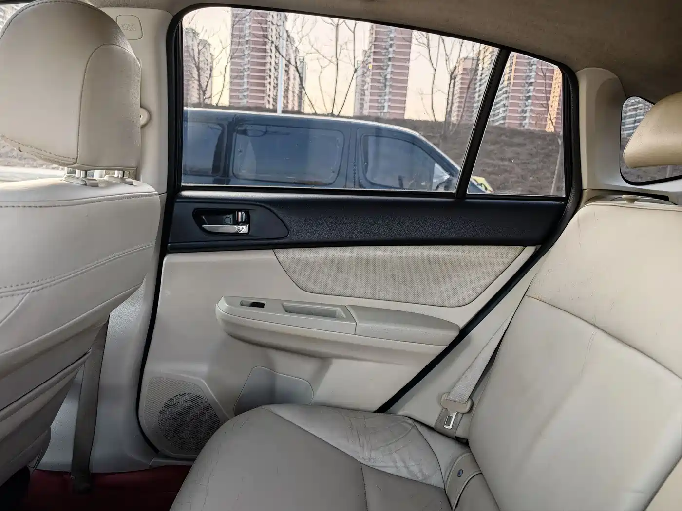Subaru XV 2012 2.0i Luxury Edition фото 14