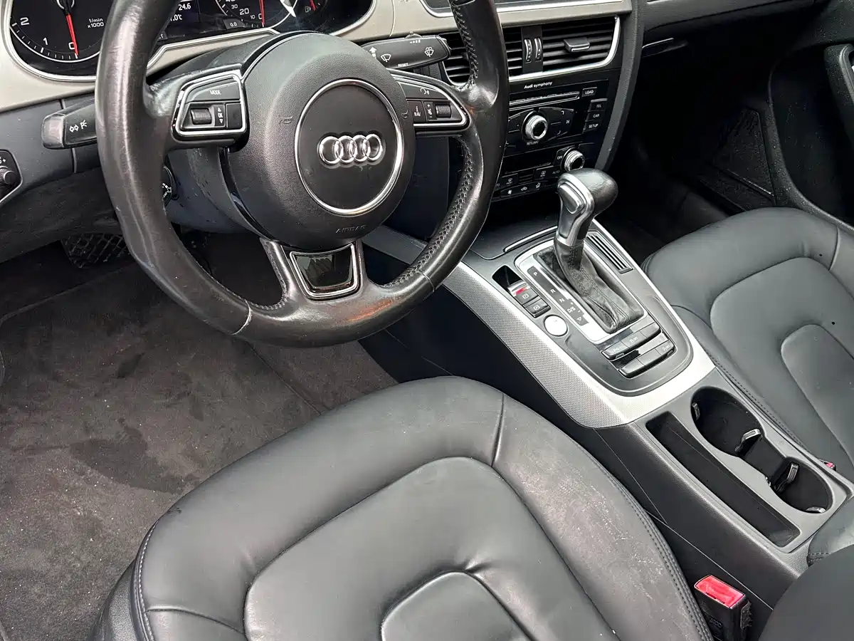 Audi A4L 2016 35 TFSI Collector's Edition S line Comfort фото 9