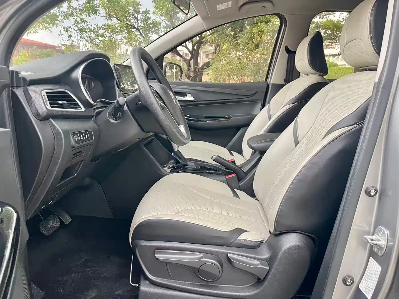 Baojun 730 2021 2021 1.5T CVT Fashion 7-Seater