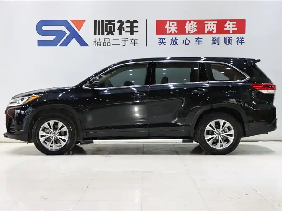 TOYOTA HIGHLANDER