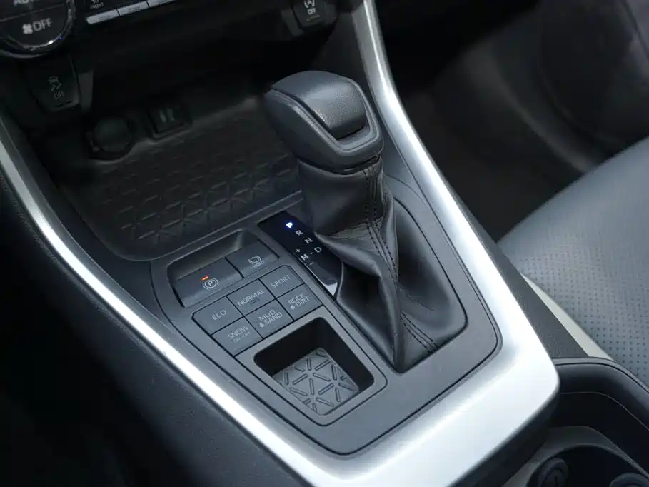 Toyota RAV4 Rongfang 2021 2.0L CVT 4WD Trend фото 10