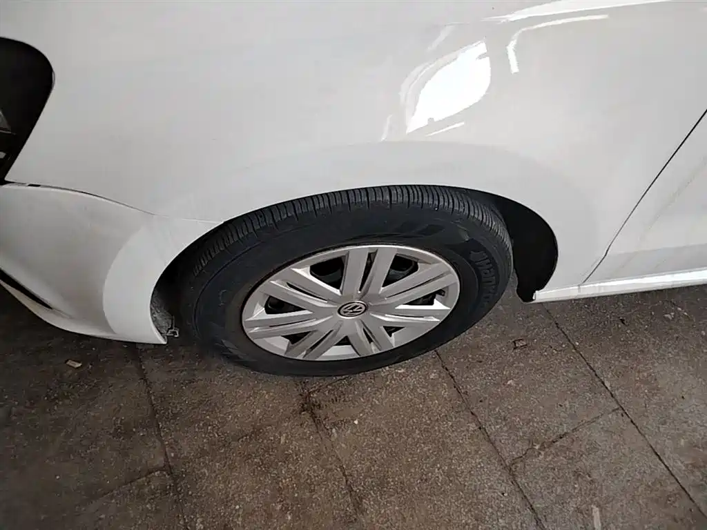 Volkswagen Polo 2016 1.4L Automatic Trend фото 23