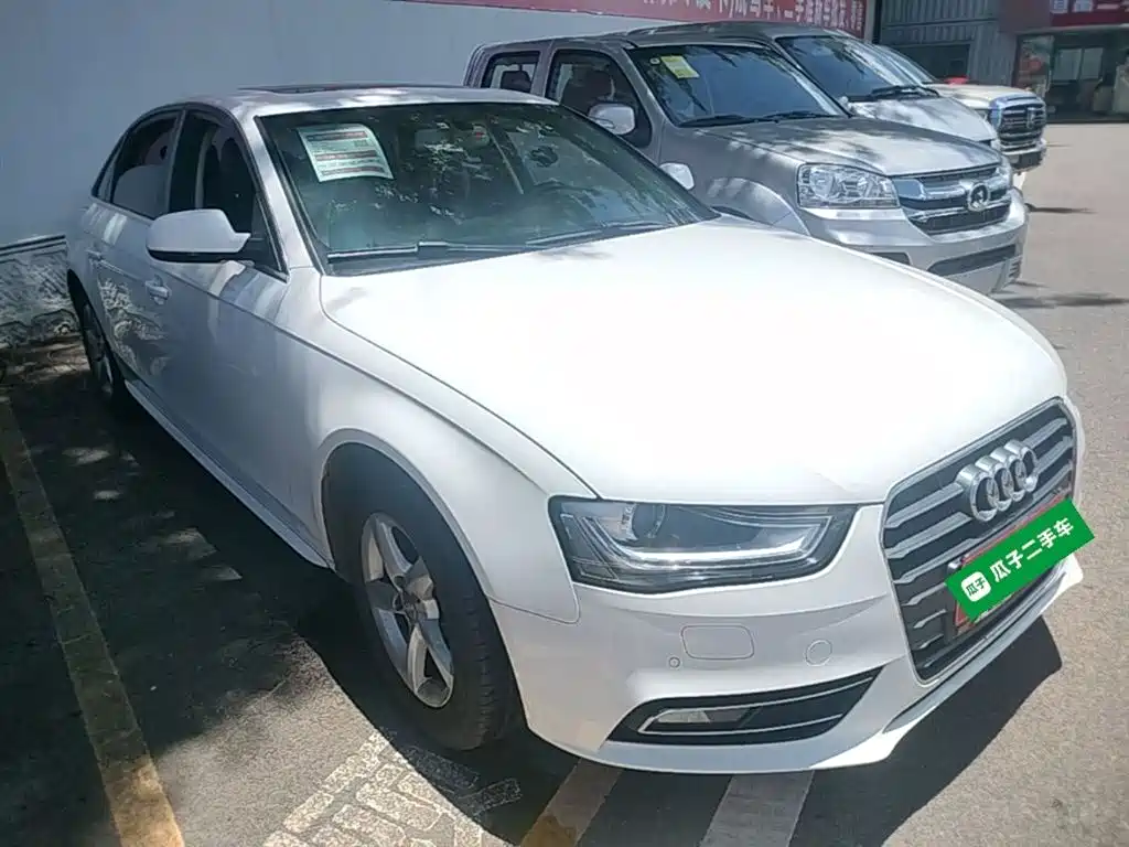 Audi A4L 2013 35 TFSI Automatic Comfort фото 4