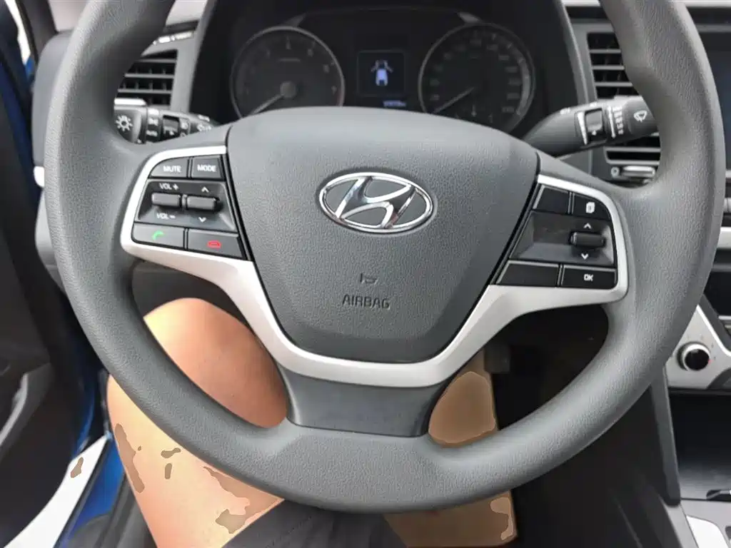 Hyundai Elantra 2016 Model 1.6L Automatic Smart Elite фото 11