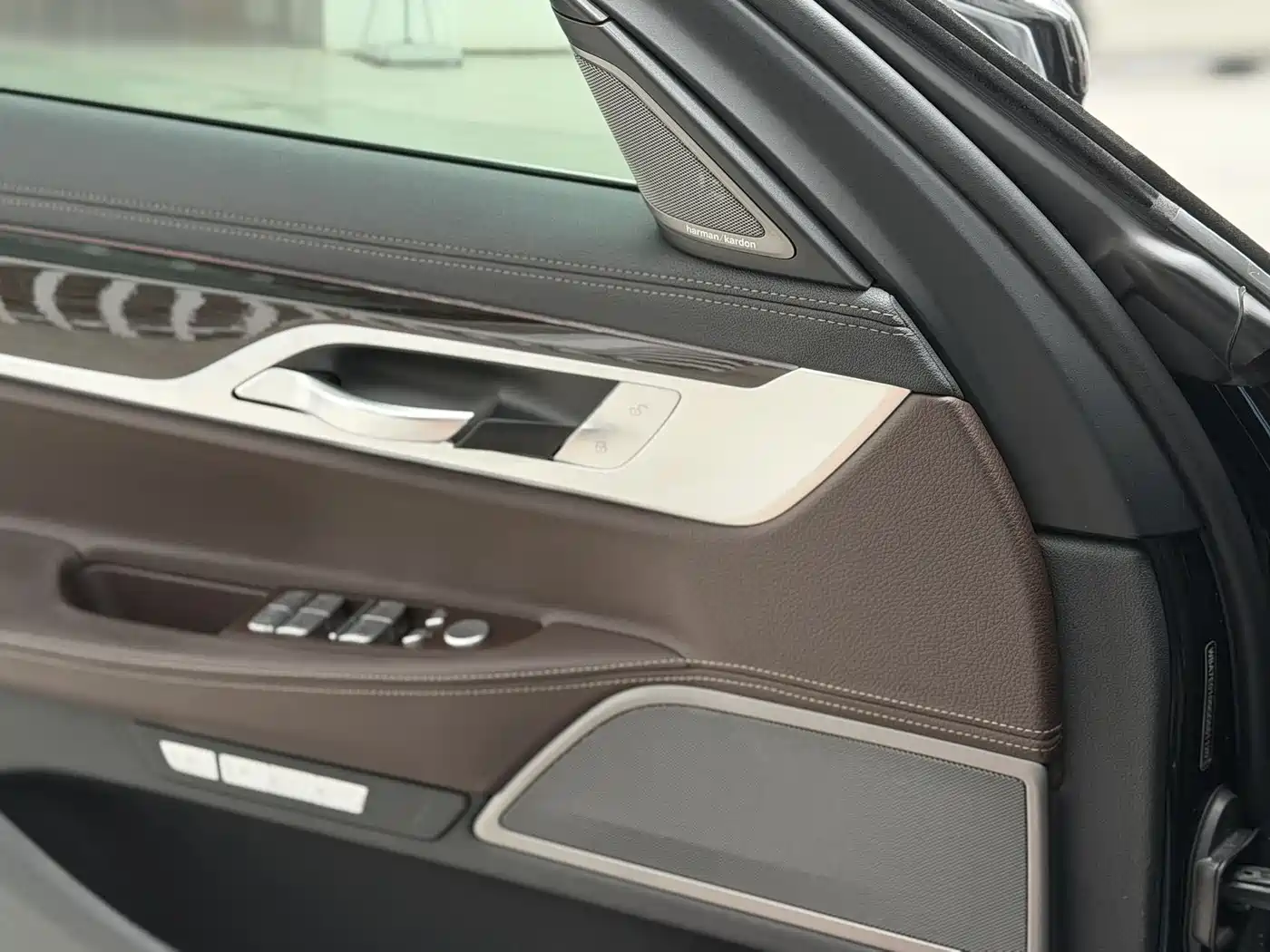 BMW 7 Series 2016 730Li Luxury фото 4