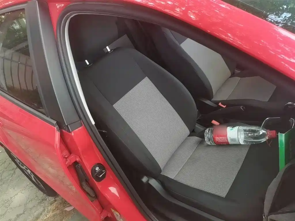Volkswagen Polo 2016 1.4L Automatic Trend фото 25