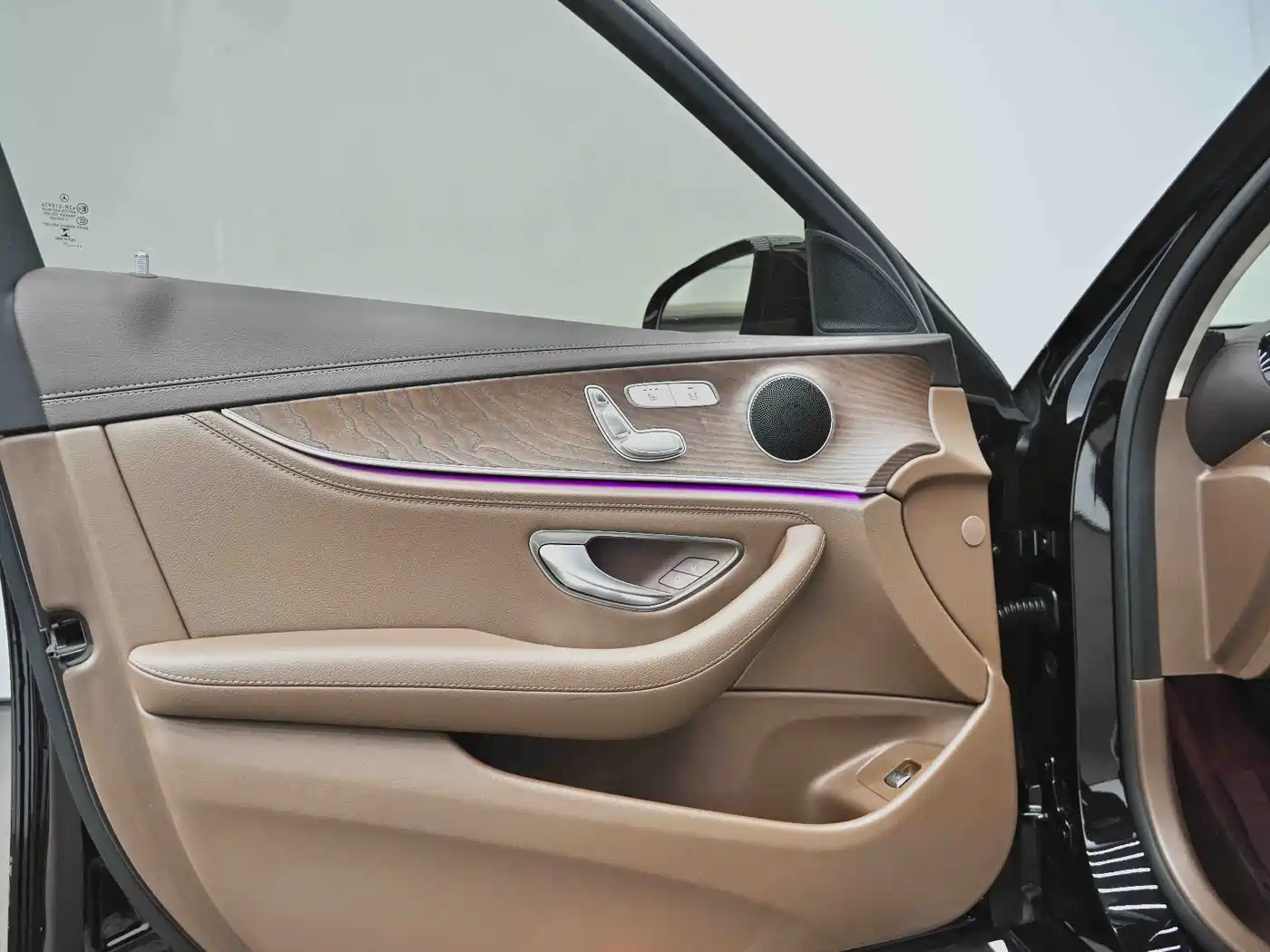 Mercedes-Benz E-Class 2022 E 300 L Fashion фото 25