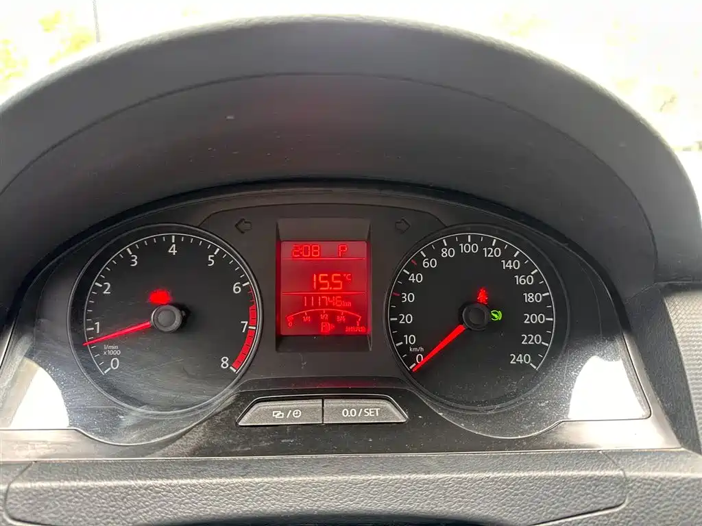 Volkswagen Santana 2015 1.6L Automatic Comfort Edition фото 17