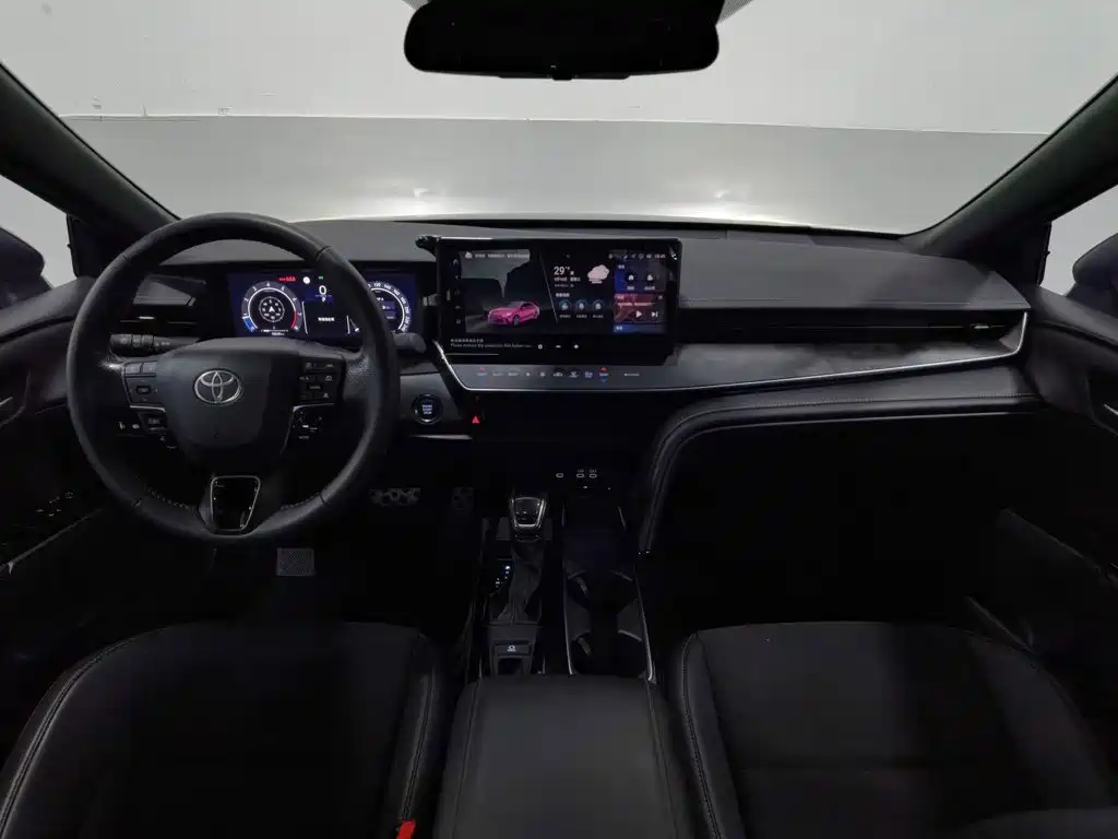 Photo 5 - Toyota Camry
