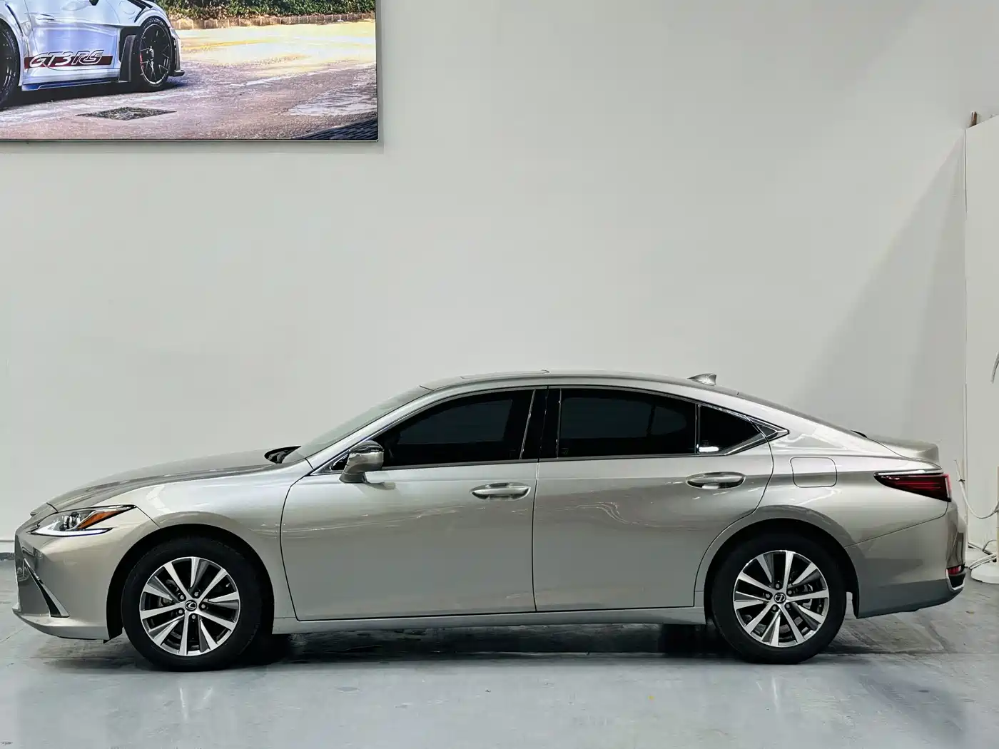 Фото 3 - Lexus ES