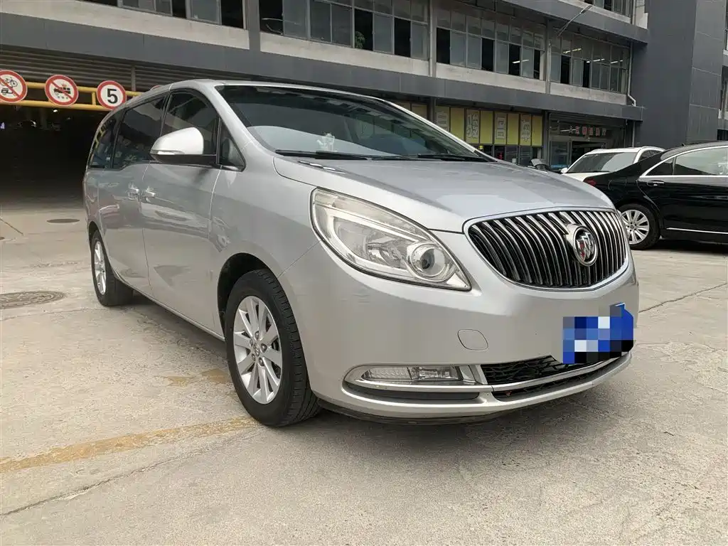 Buick GL8 2014 2.4L CT Luxury Business Comfort фото 3