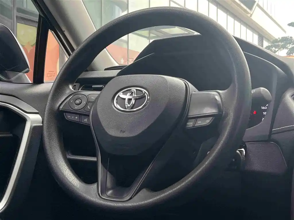 Toyota Wildlander 2023 2.0L CVT FWD LE фото 33