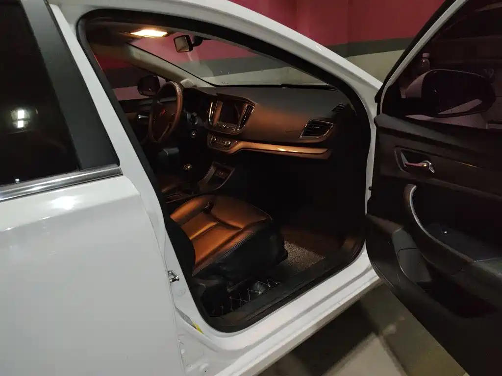 Roewe 360 2015 2015 1.5L Manual Luxury