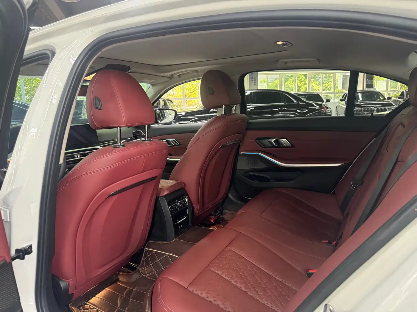 BMW 3 Series 2024 325Li M Sport Package фото 7