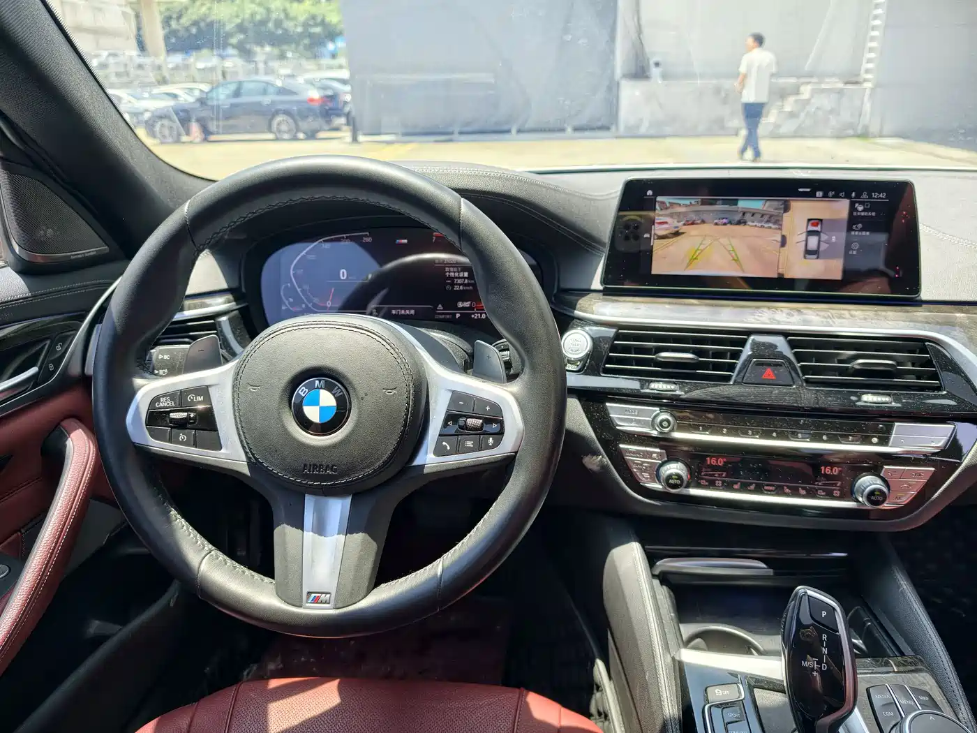 BMW 5 Series 2020 530Li Exclusive M Sport Package фото 12