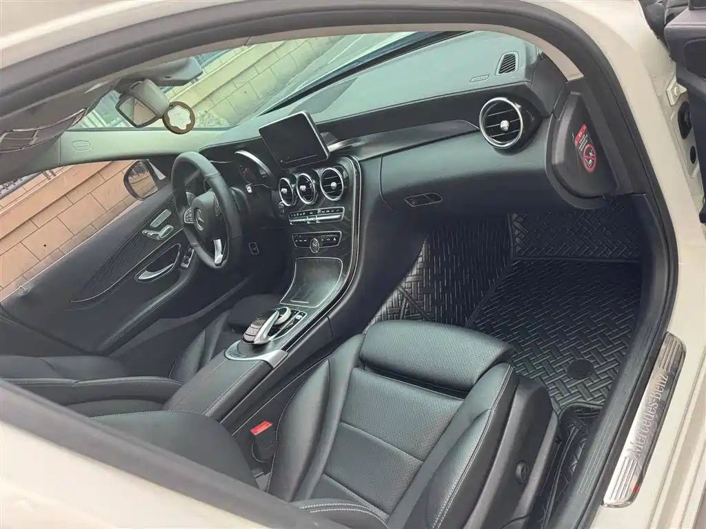 Mercedes-Benz C-Class 2016 C 200 L Sport фото 6