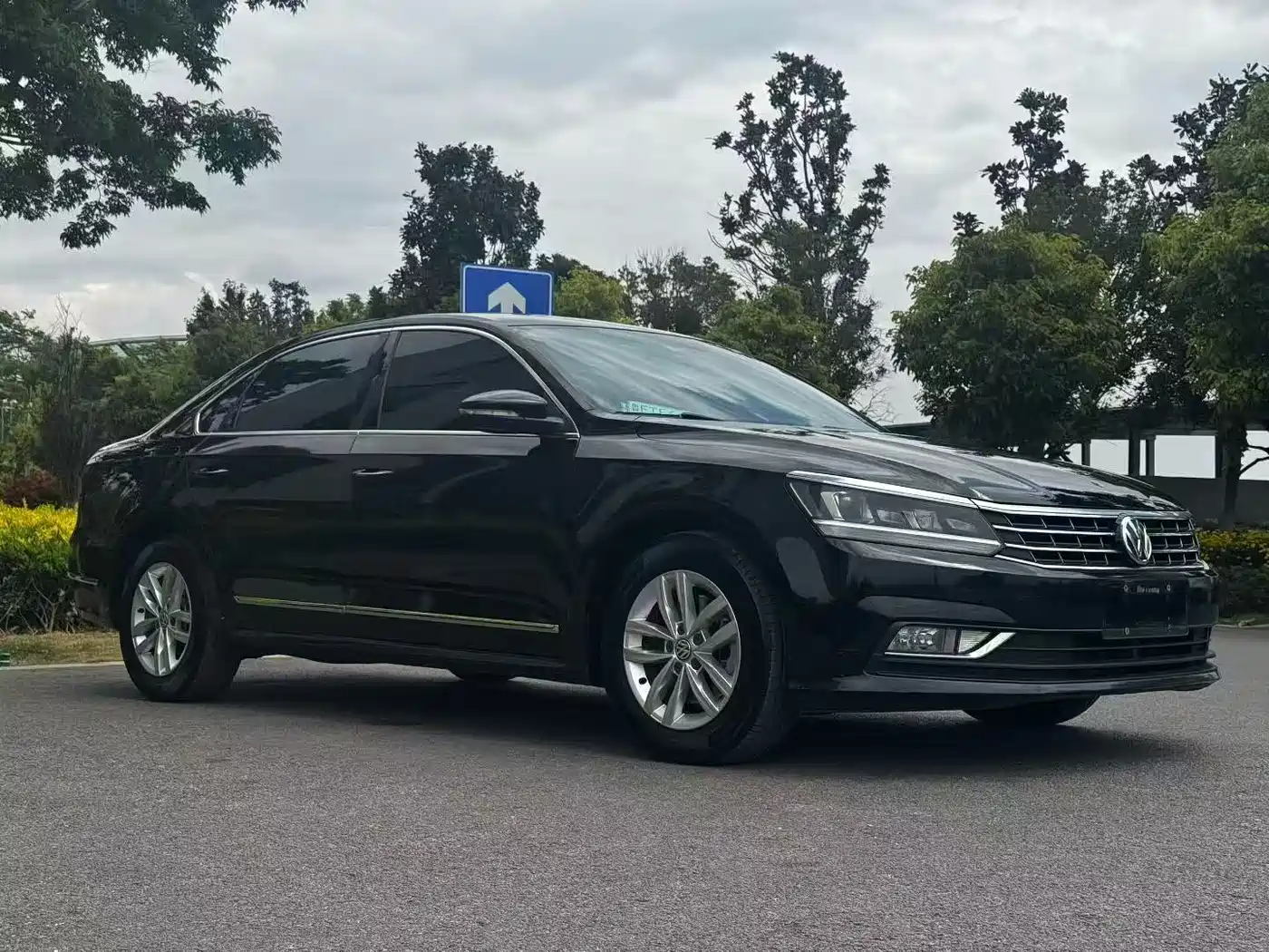 Volkswagen Passat 2015 1.8TSI Automatic Prestige Edition фото 3