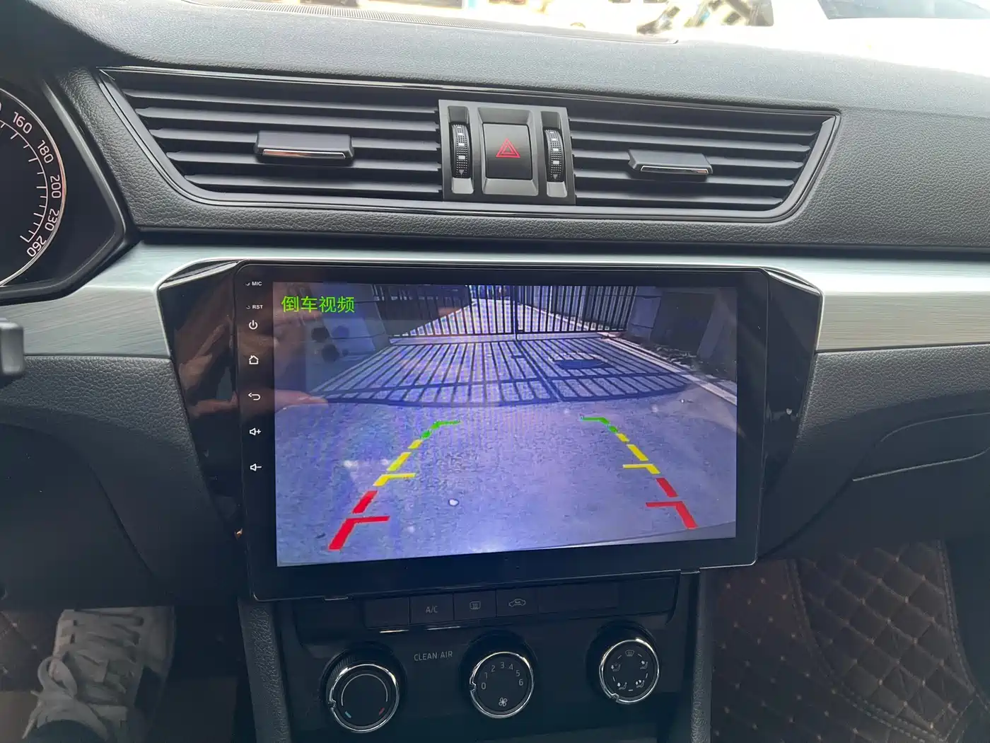 Škoda Superb 2016 TSI280 DSG Advance Edition фото 9