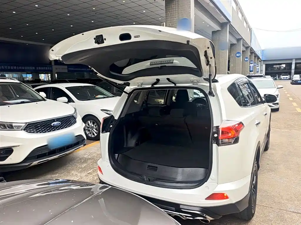 Toyota RAV4 Rongfang 2016 2.0L CVT 2WD Trend (China V) фото 19