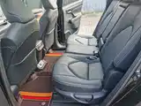Photo 11 - Toyota Highlander