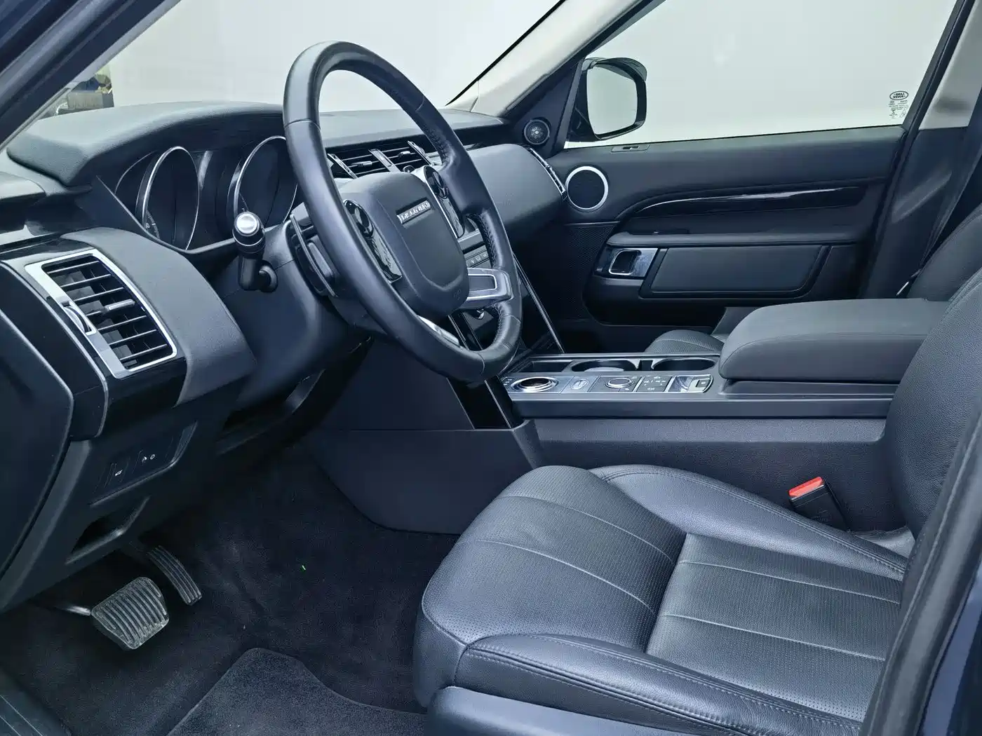 Land Rover Discovery 2019 3.0 SC V6 SE фото 7