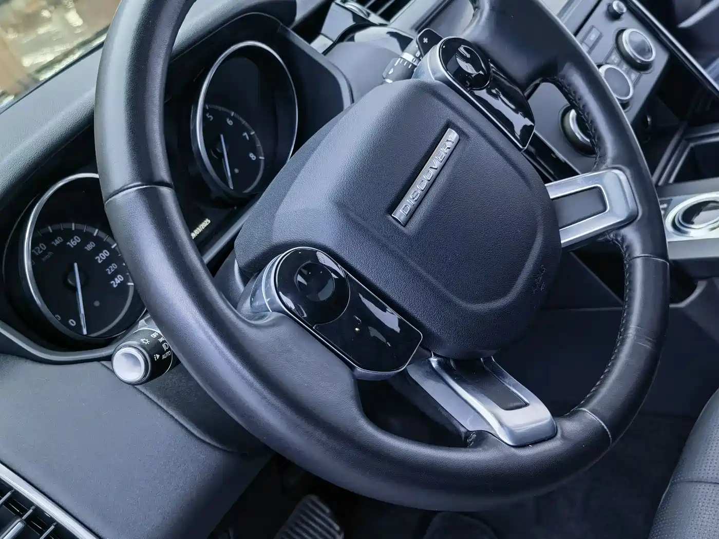 Land Rover Discovery 2019 3.0 SC V6 SE фото 10