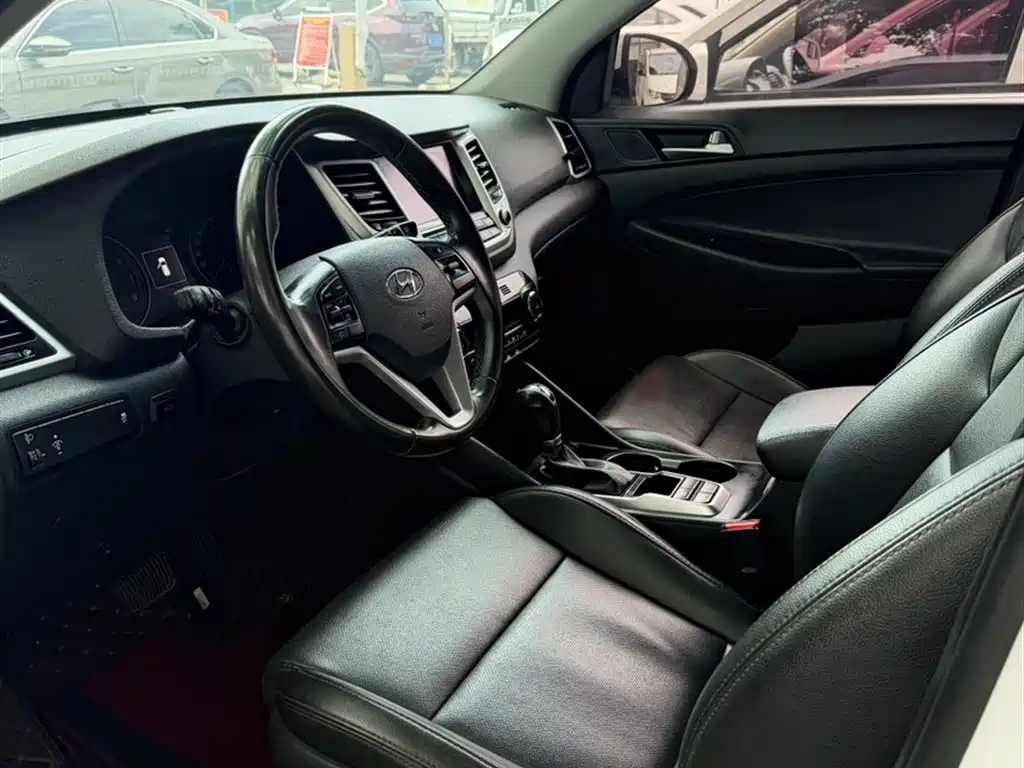 Hyundai Tucson 2015 1.6T Dual Clutch 2WD Smart фото 12