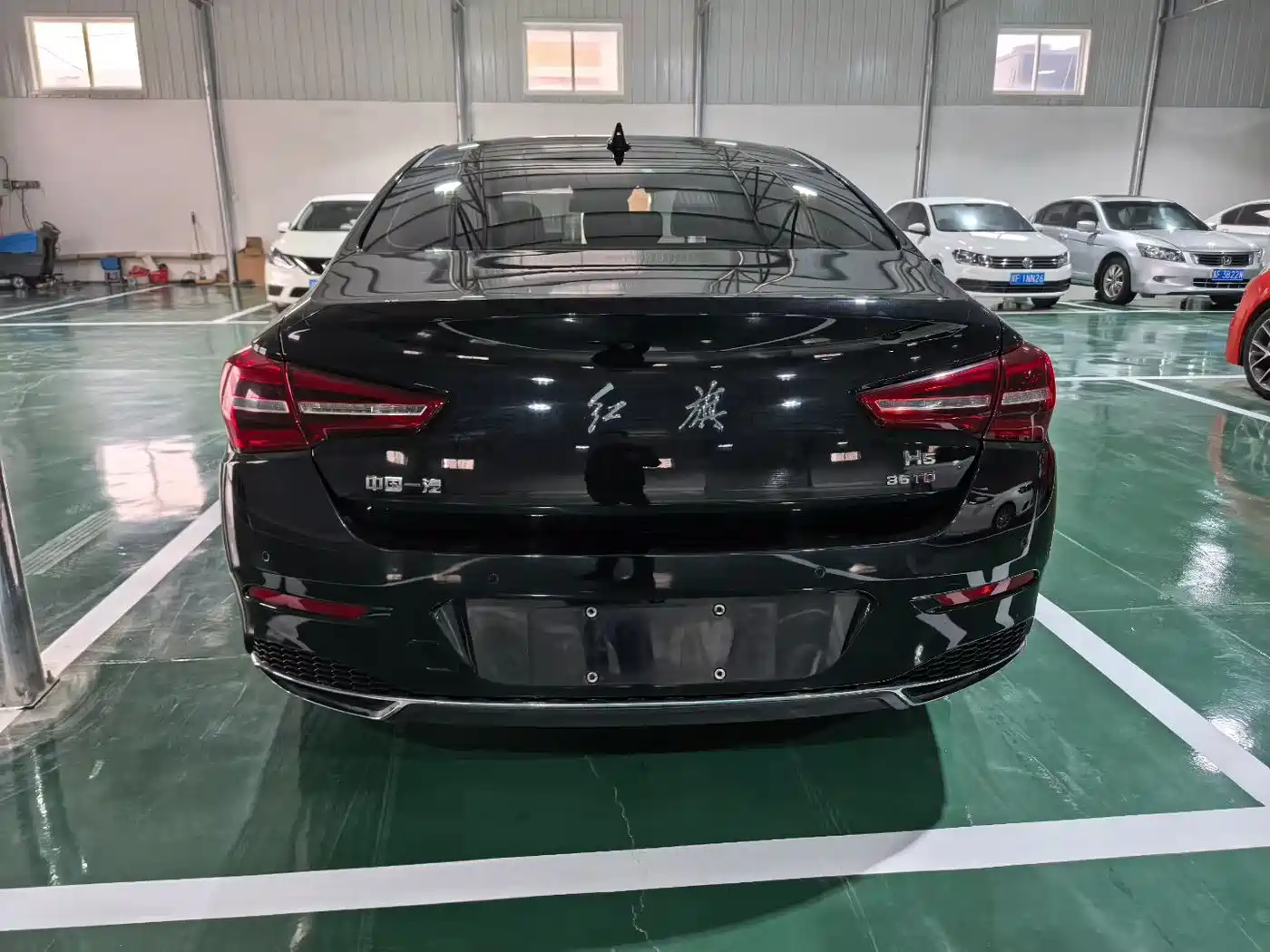 Hongqi H5 2022 Classic 1.8T Auto Smart Connect Flagship Enjoyment Edition фото 8