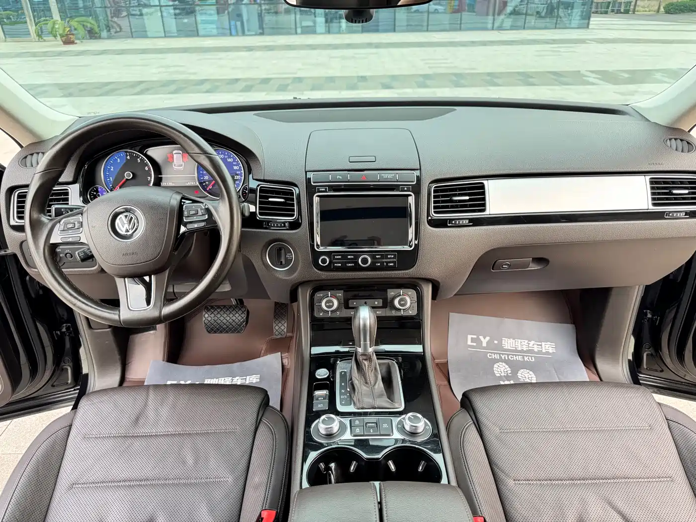 Volkswagen Touareg 2017 3.0TSI Explorer Edition фото 12