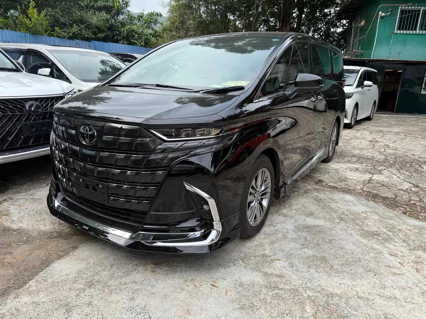 Toyota Alphard 2025 Hybrid 2.5L Prestige Gold Edition фото 2