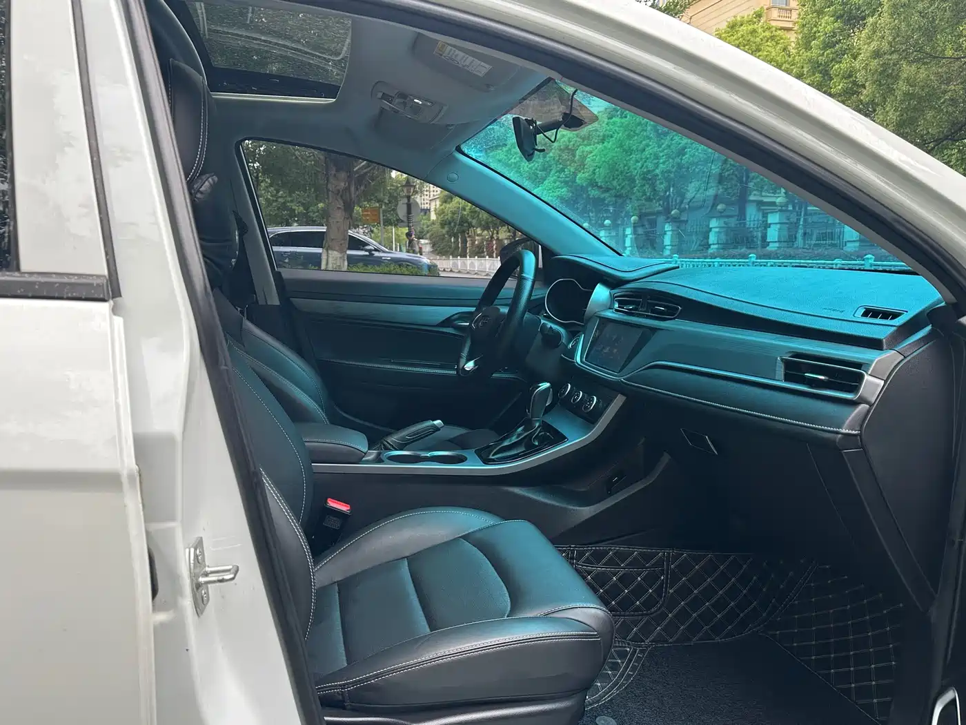 Photo 15 - Geely Emgrand