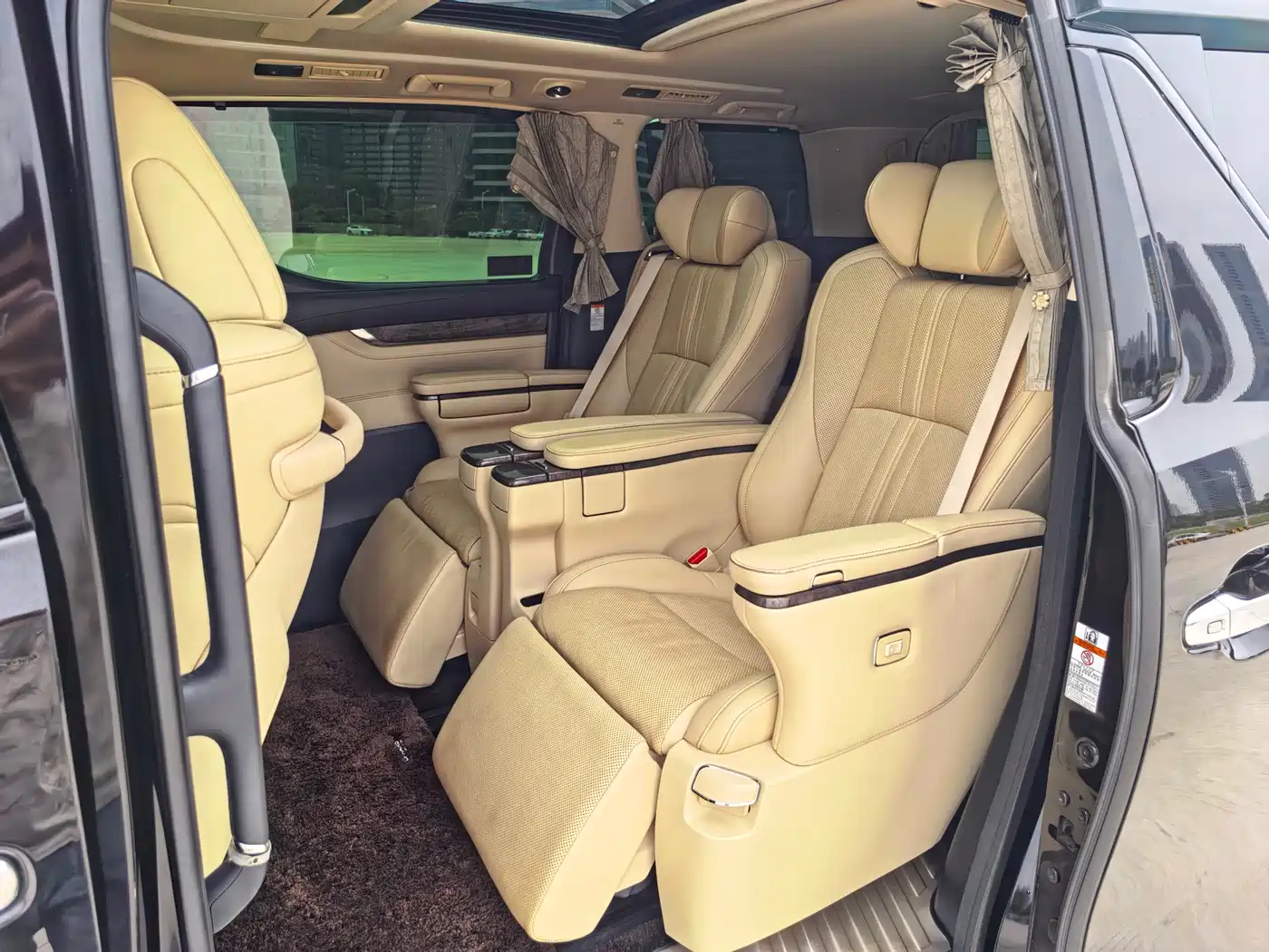 Toyota Vellfire 2020 2019 Hybrid 2.5L HV Premium Edition
