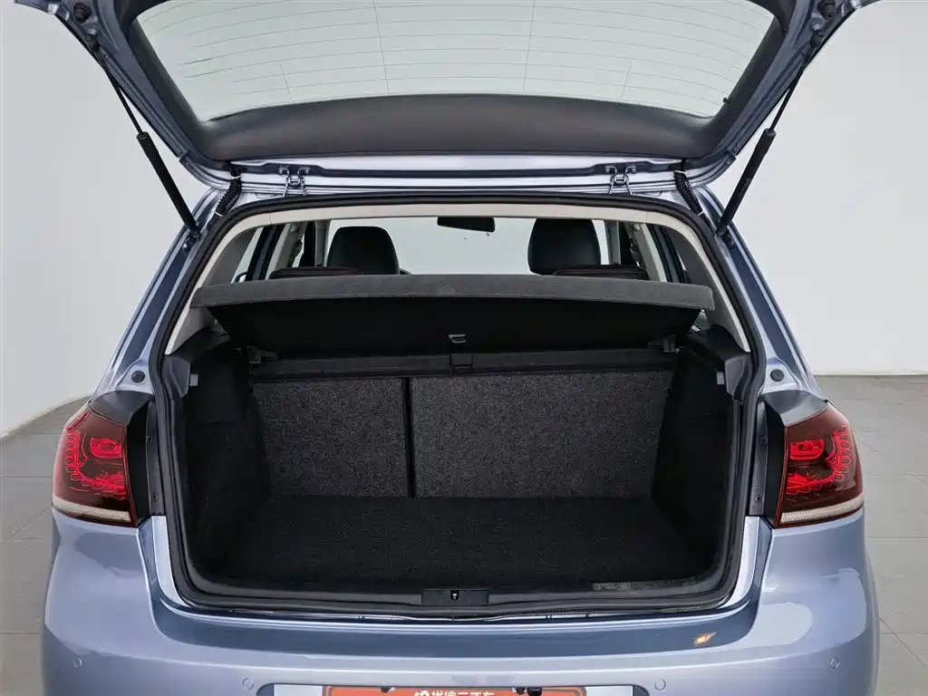 Volkswagen Golf 2012 1.6 Manual Comfort Type фото 16