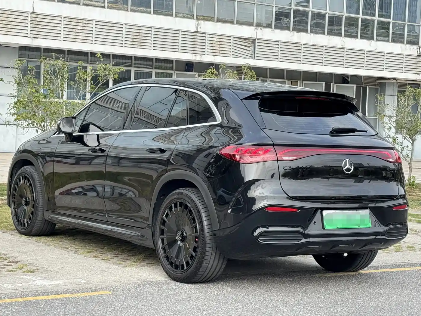 MERCEDES-BENZ EQE SUV