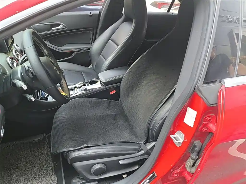 Mercedes-Benz CLA (Import) 2016 Facelift CLA 200 Sport фото 15
