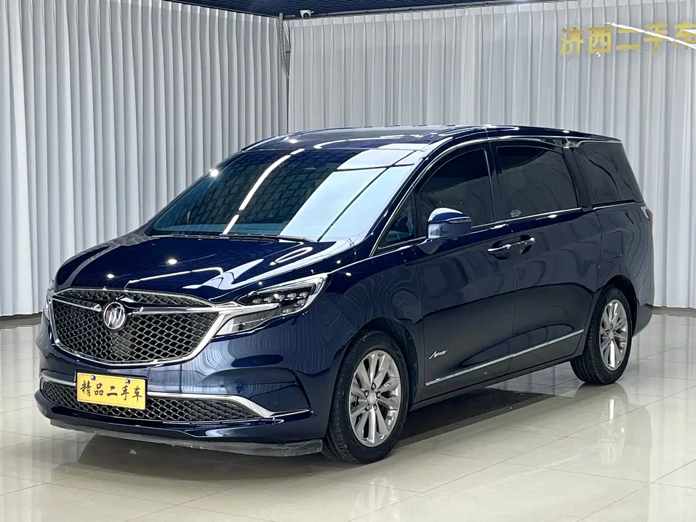 Фото 1 - Buick GL8