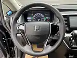 Photo 7 - Honda Odyssey