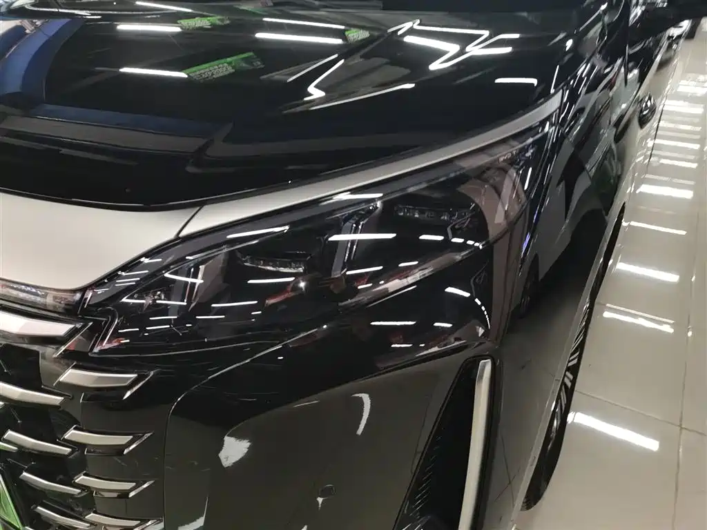 BYD Xia 2025 DM-i 1.5T 180km Surpass Edition фото 19