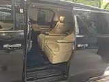 Фото 4 - Toyota Vellfire