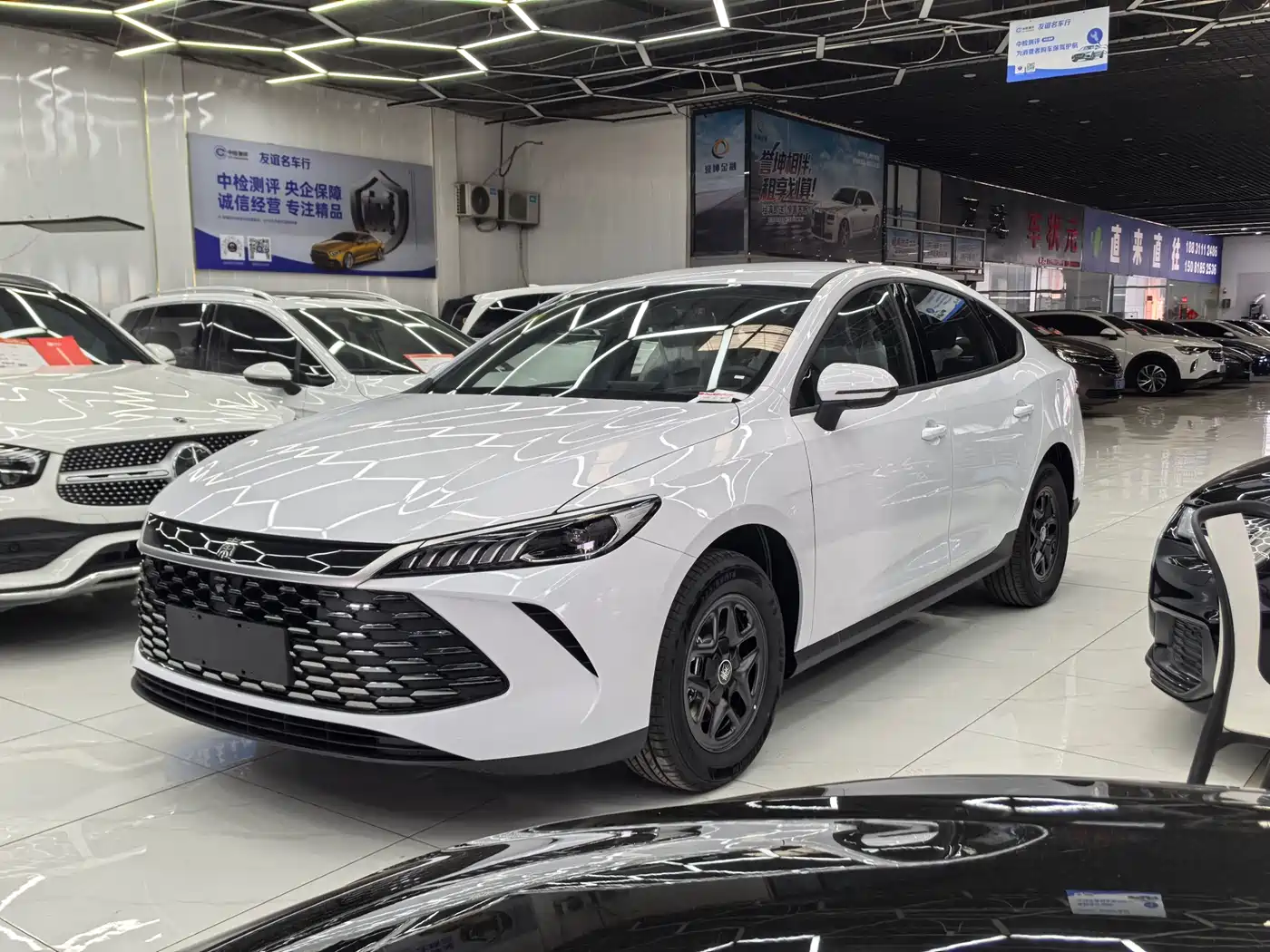 BYD Qin PLUS 2026 DM-i 128KM Progressive фото 3