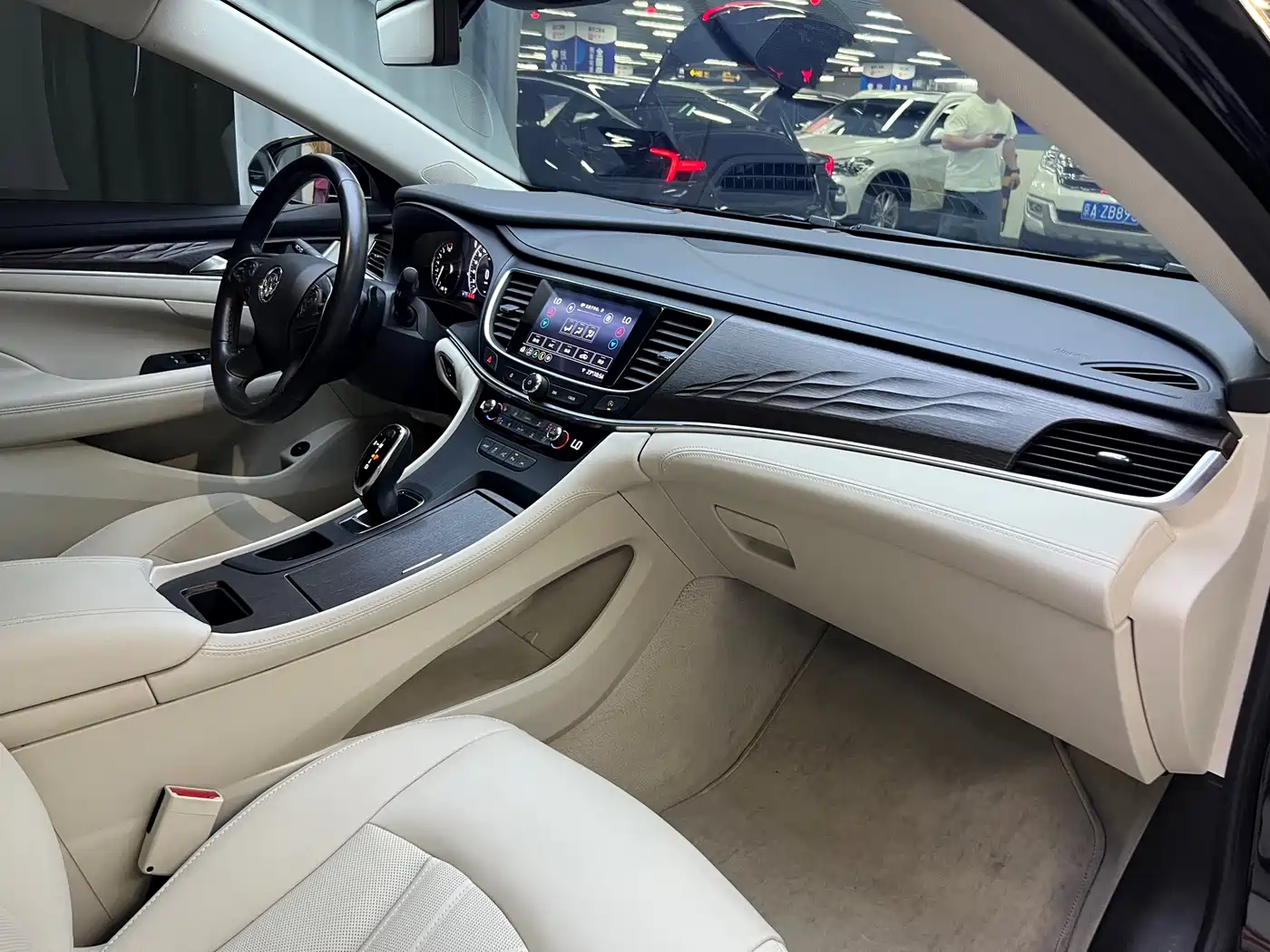 Buick LaCrosse 2022 Avenir First Edition фото 13