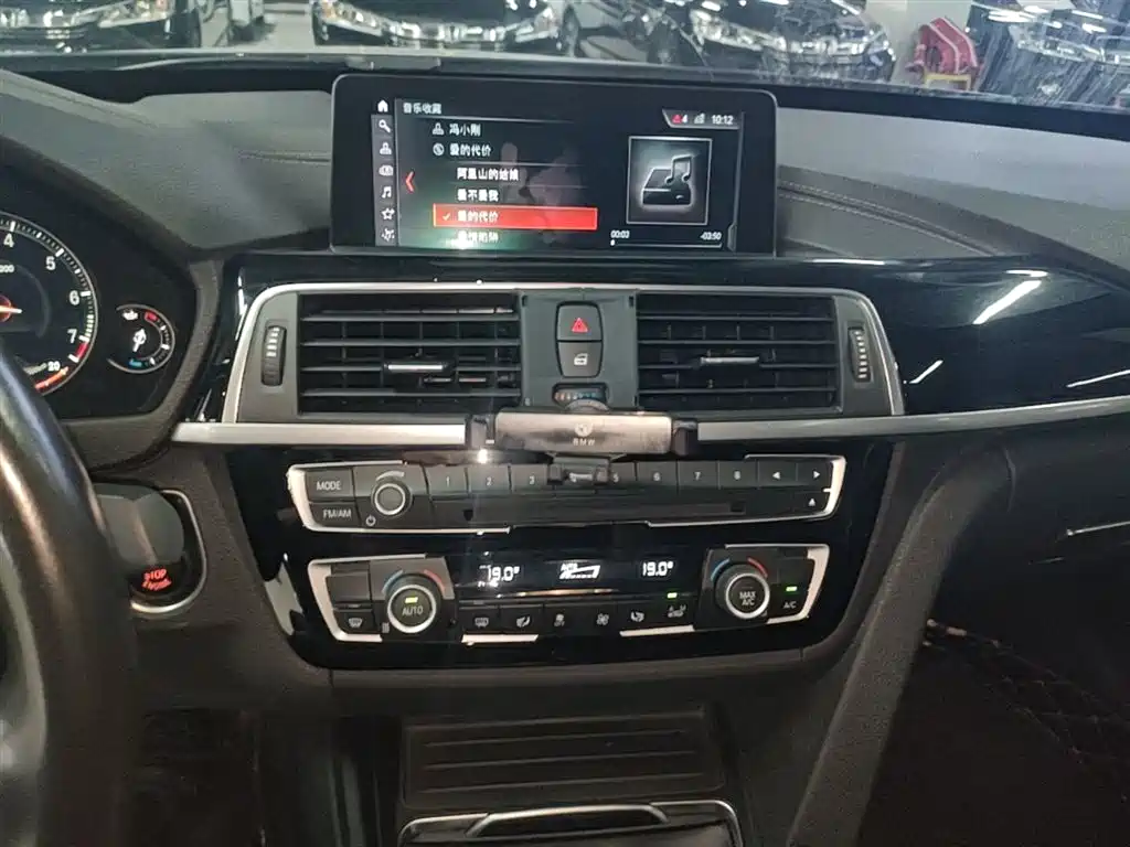 BMW 3 Series GT 2020 320i M Sport Package фото 13