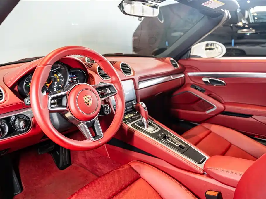 PORSCHE 718