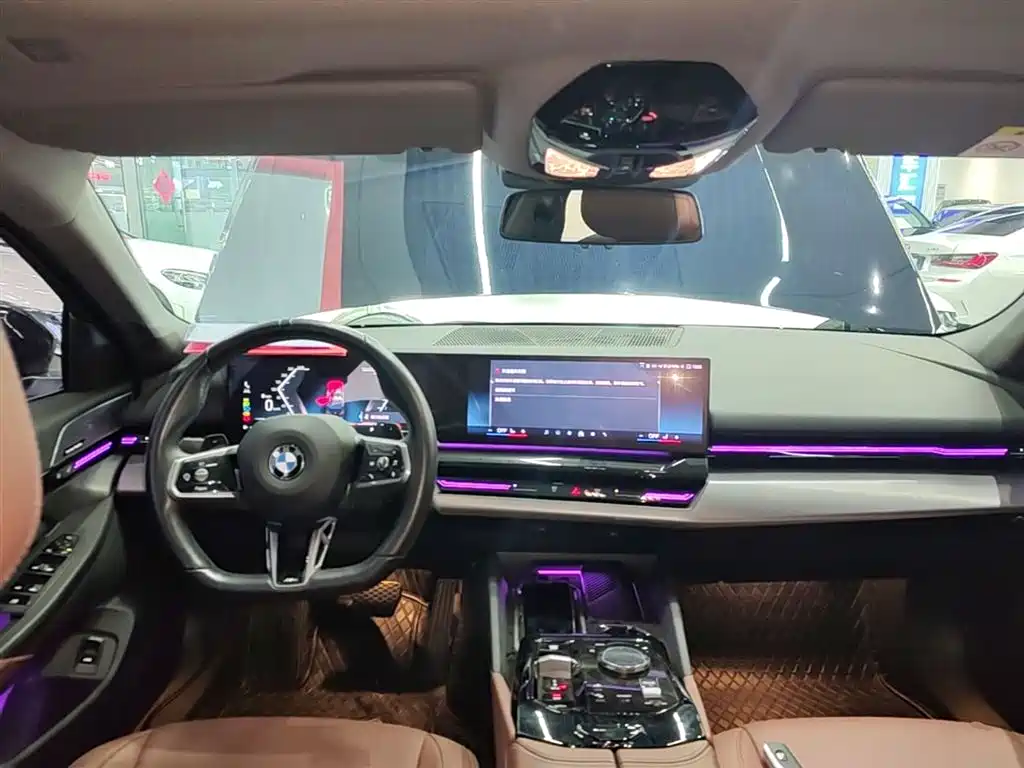 BMW 5 Series 2024 525Li M Sport Package фото 10
