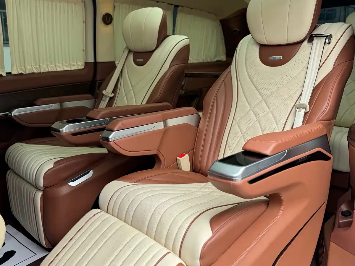 Mercedes-Benz V-Class 2022 V 260 L Long Wheelbase Luxury Edition фото 8