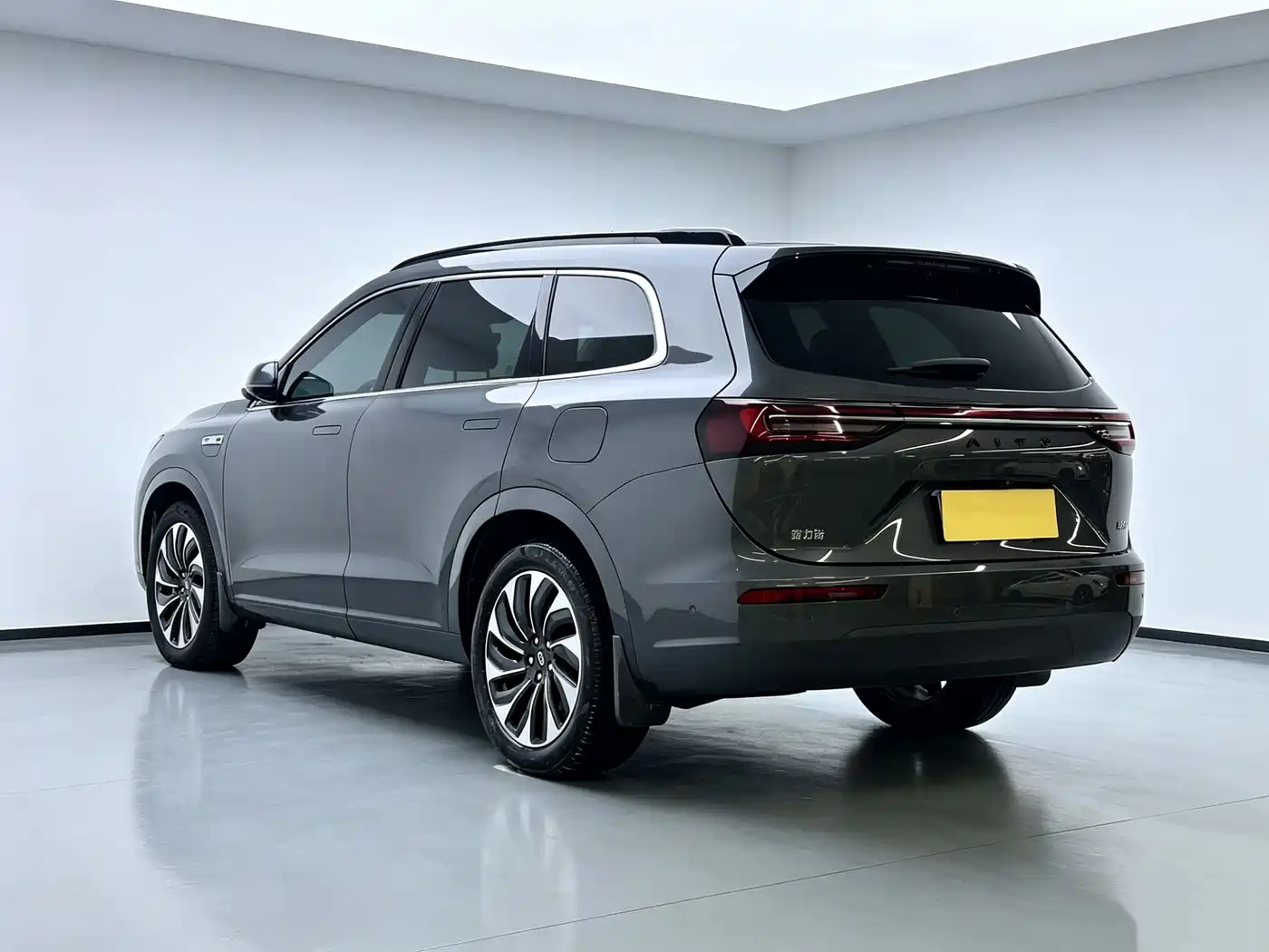 AITO Wenjie AITO M7 2024 1.5T Smart AWD Max Edition 5-Seater фото 4
