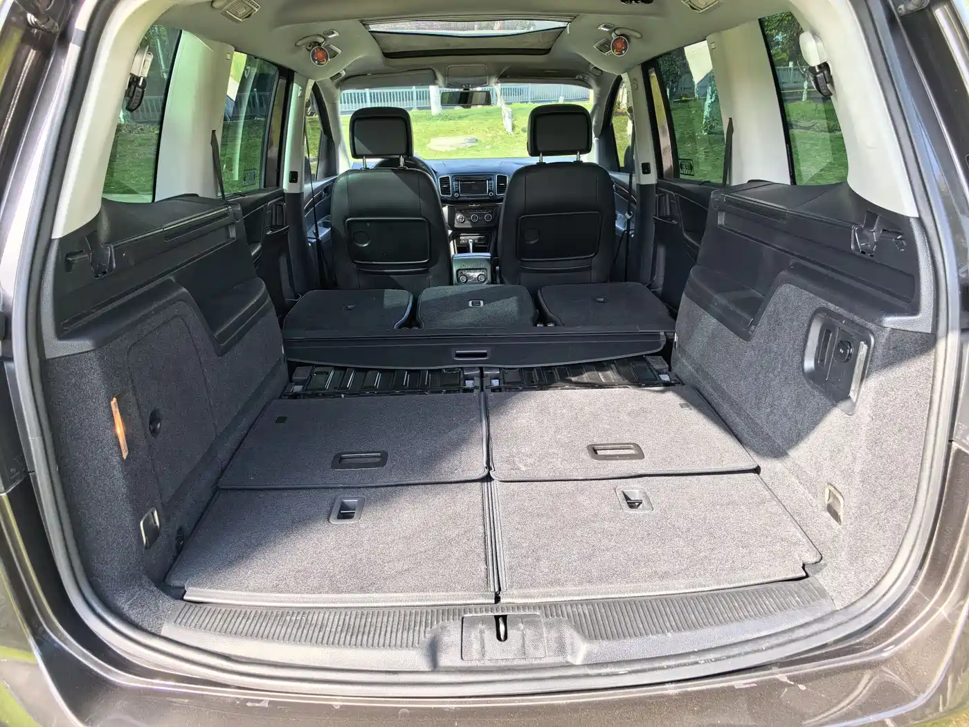 Volkswagen Sharan 2013 1.8TSI Comfort фото 14