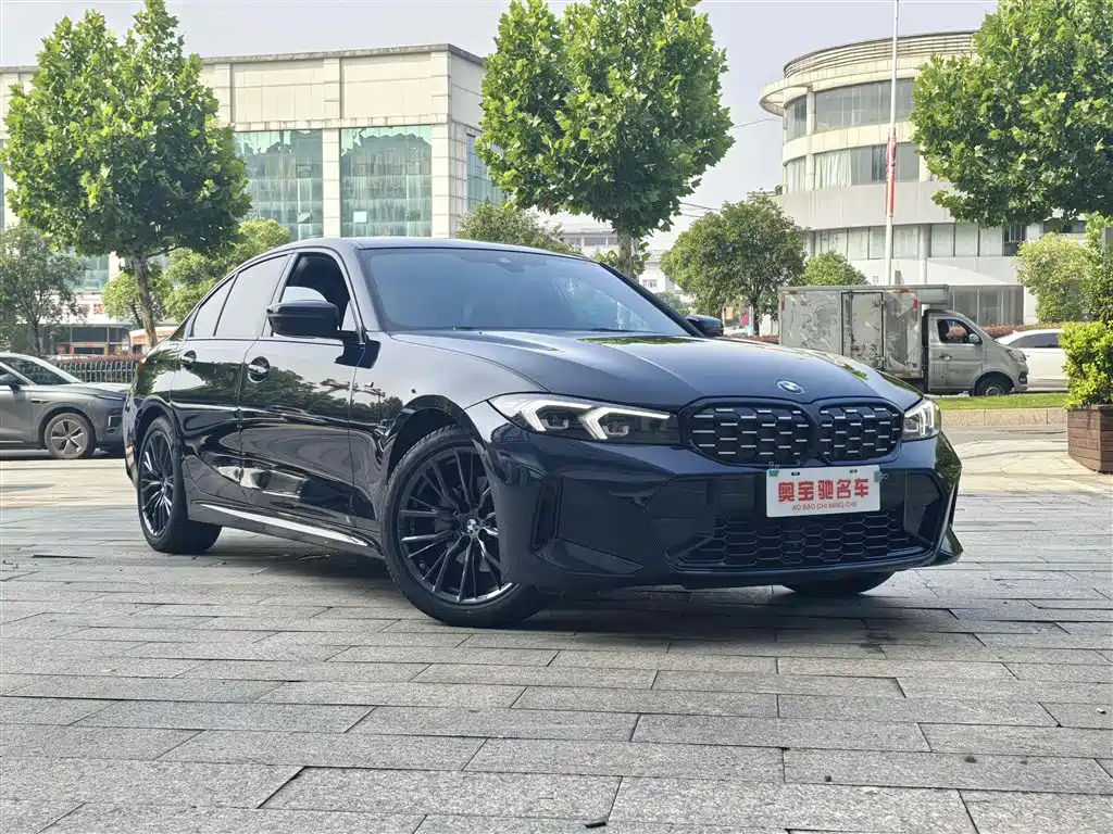 BMW 3 Series 2024 325i M Sport Shadowline Package фото 3